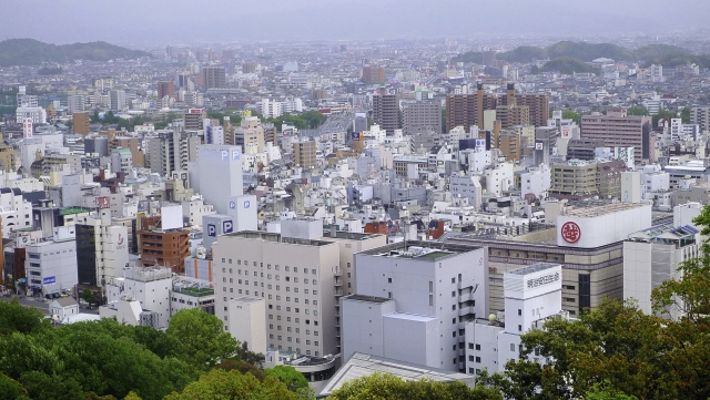 松山城からみおろす松山市