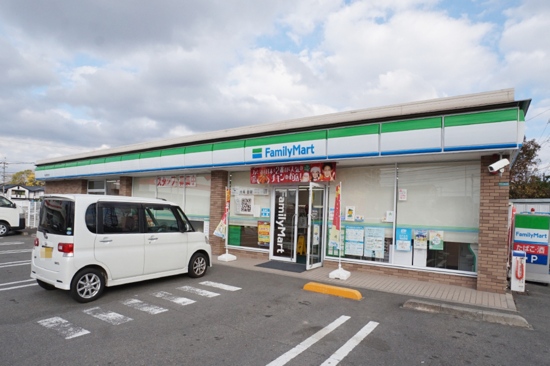 ファミリーマート松山東石井店