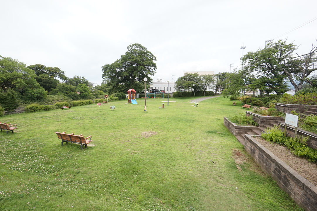 石手川公園駅前