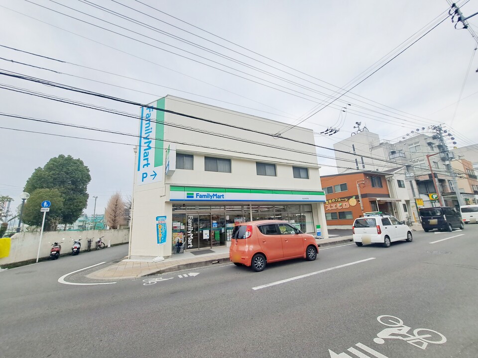ファミリーマート松山末広町店