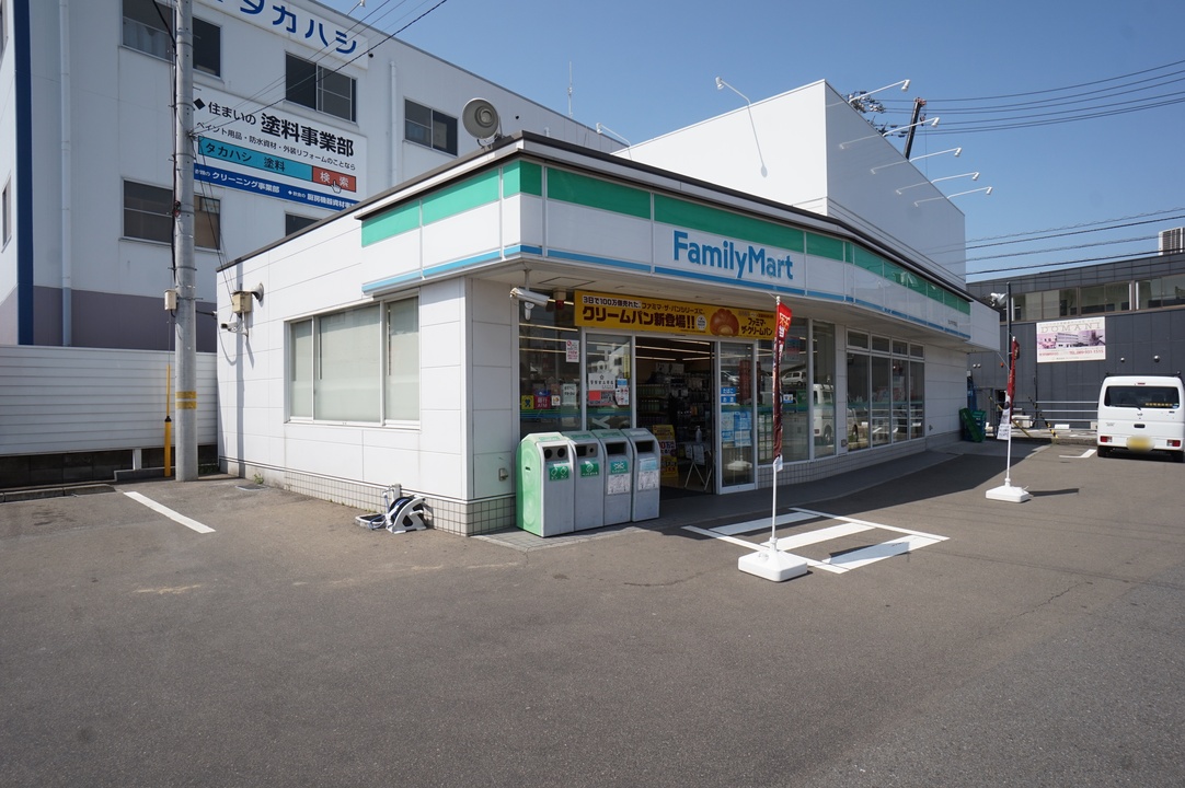 ファミリーマート 松山中央市場前店