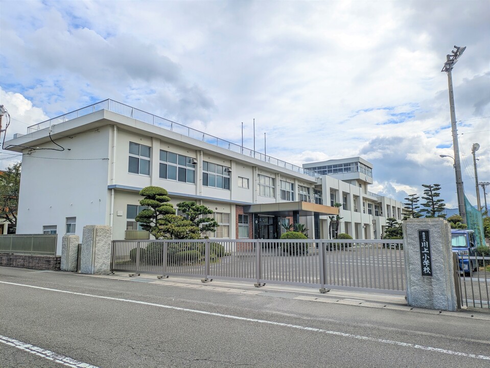 東温市立川上小学校