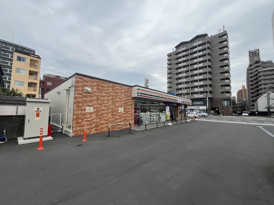 セブンイレブン松山赤十字病院前店