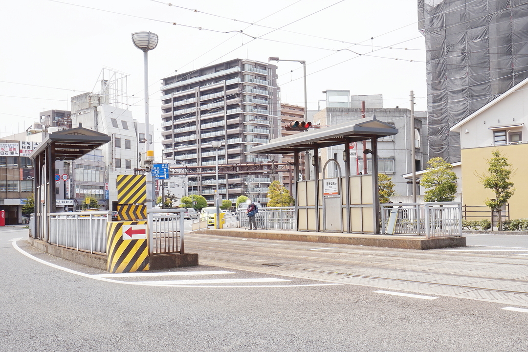 ファミリーマート 岩崎二丁目店