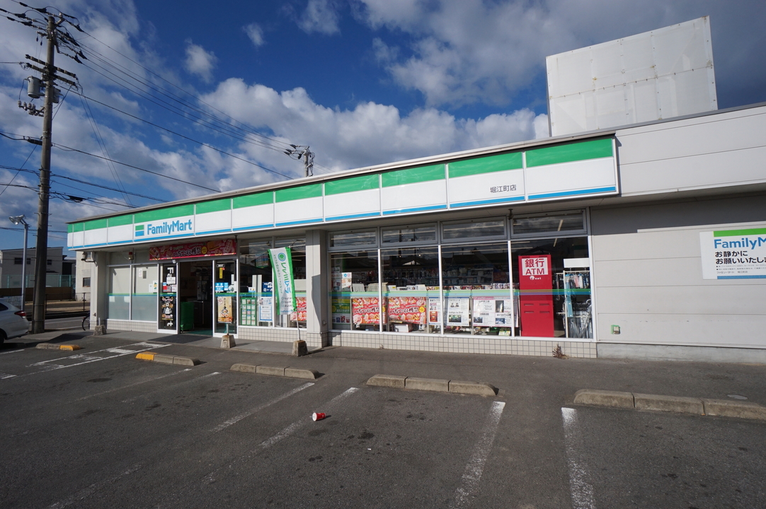 ファミリーマート堀江町店