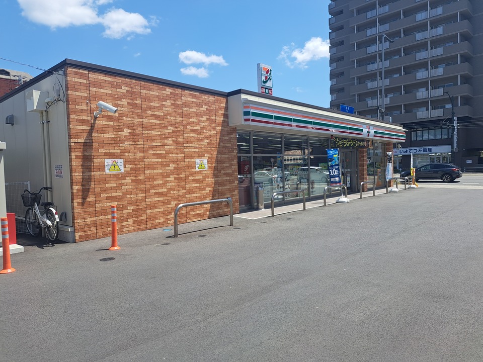 セブンイレブン松山赤十字病院前店