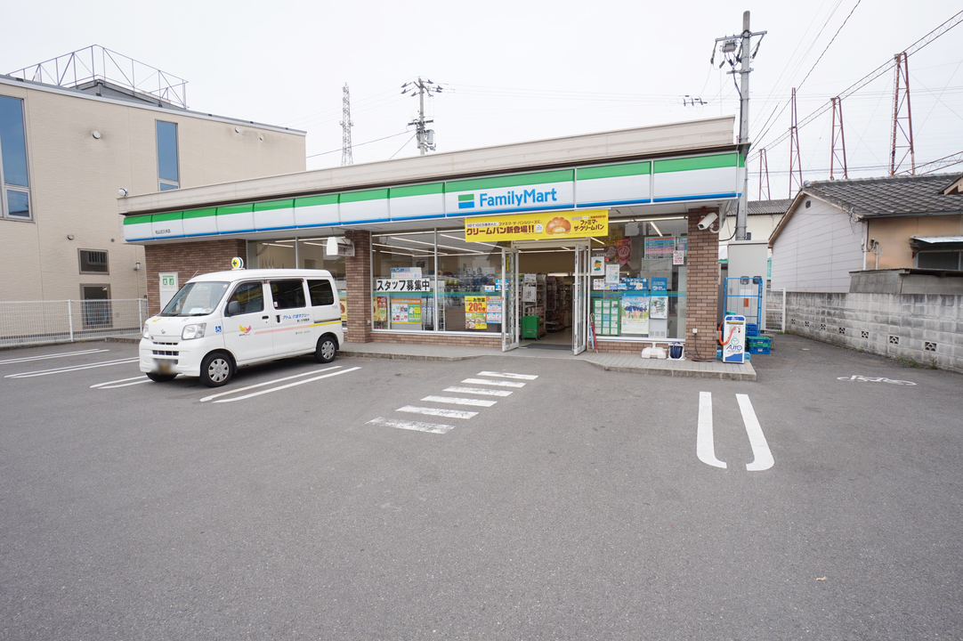 ファミリーマート松山北久米店