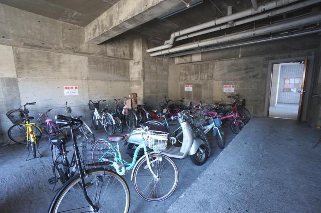 駐輪場