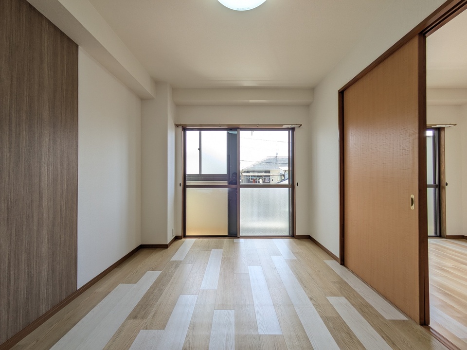 洋室（南東側）