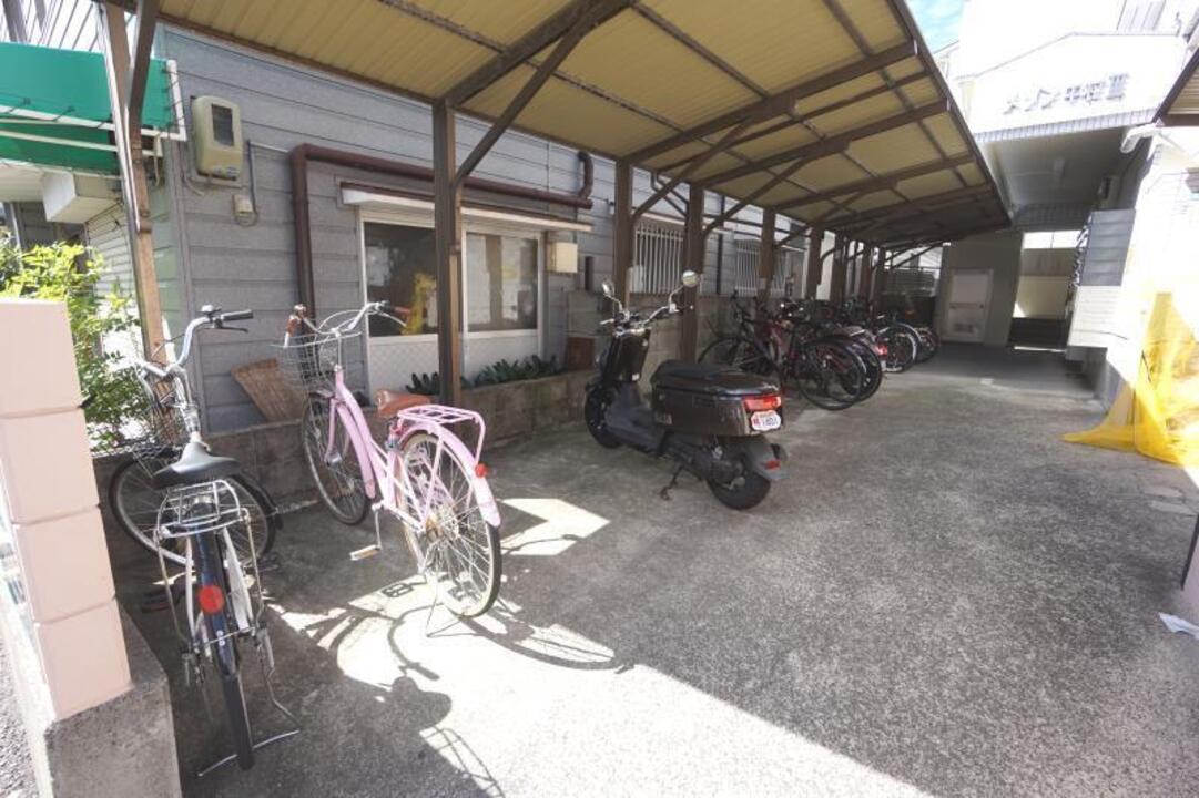 駐輪場