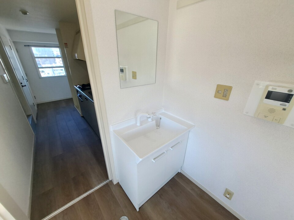 シャワー付洗面化粧台