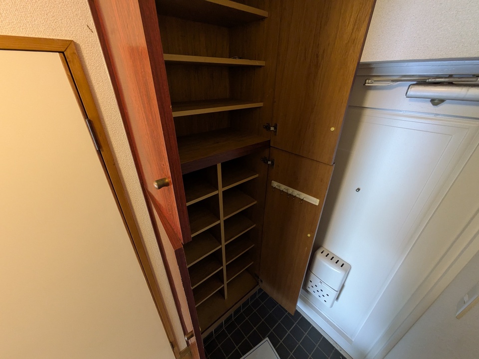 シューズボックス