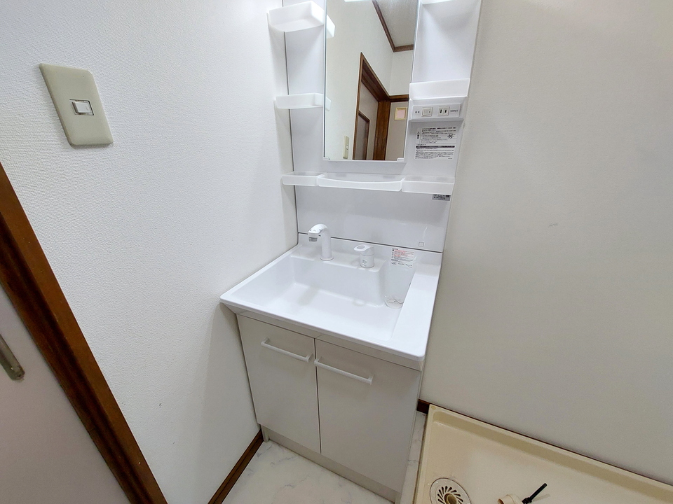 シャワー付洗面化粧台