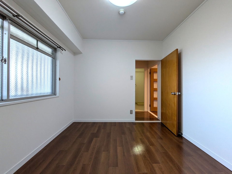 洋室6帖(南西側)