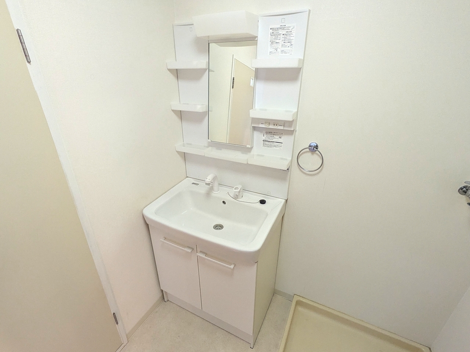 シャワー付洗面化粧台