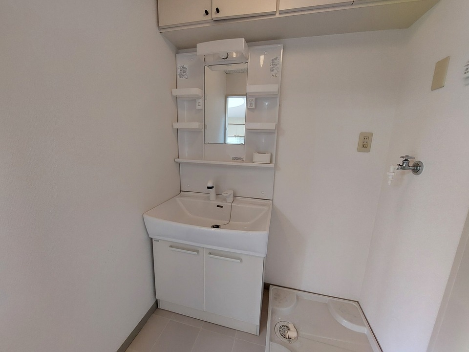 シャワー付洗面化粧台