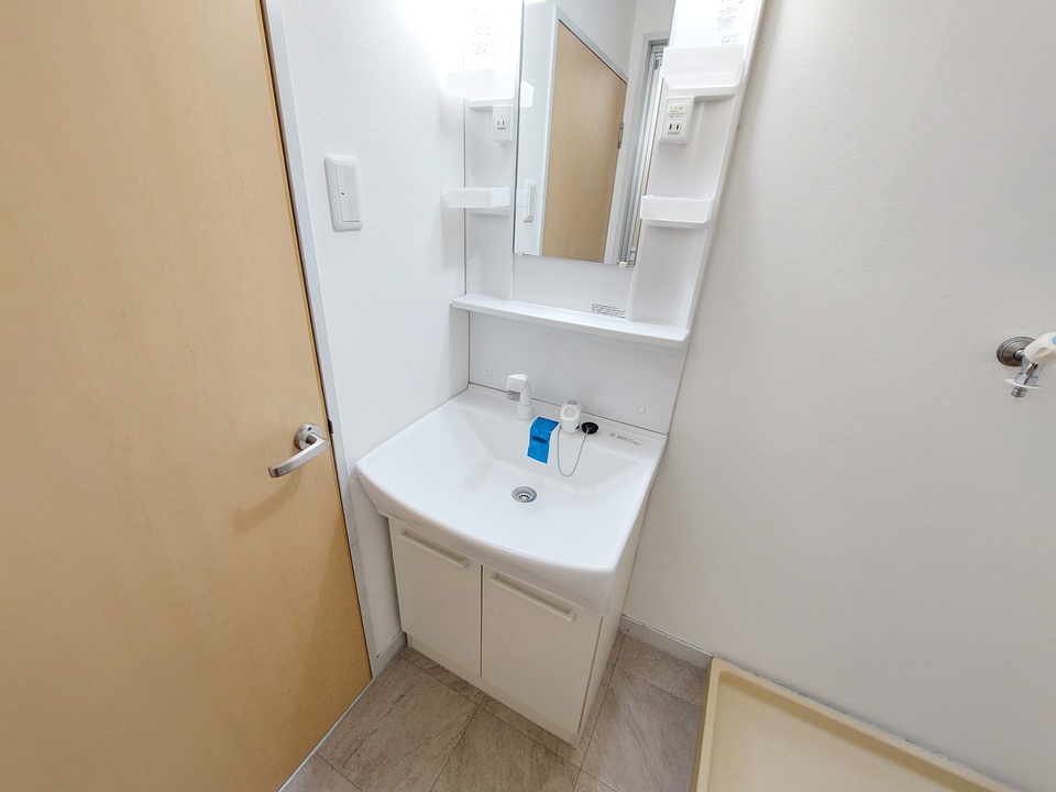 シャワー付洗面化粧台