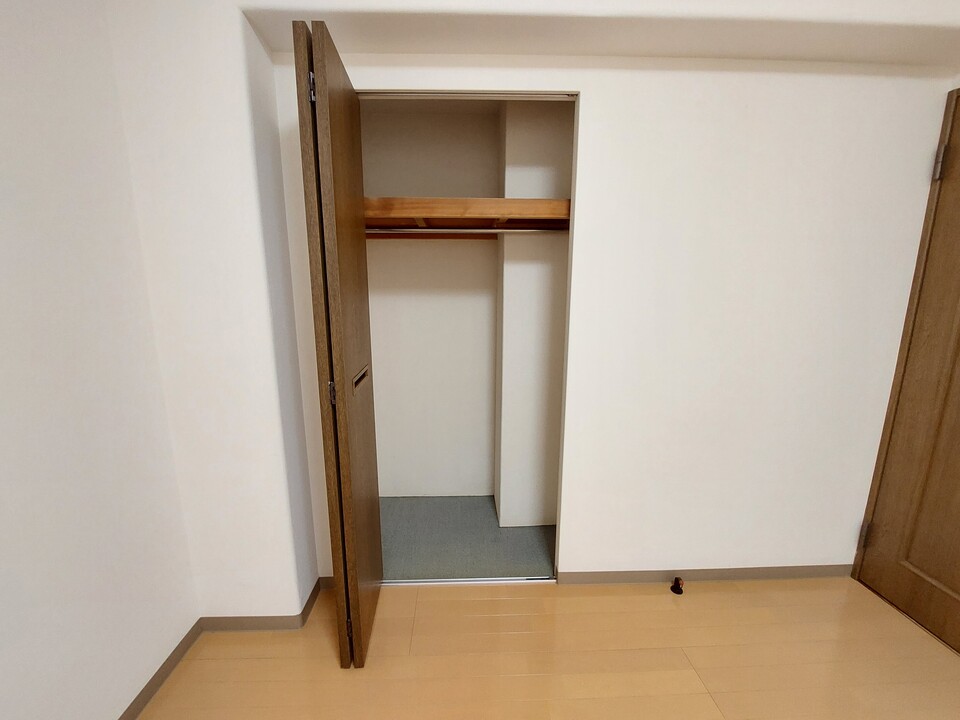 クローゼット（洋室5.5帖）