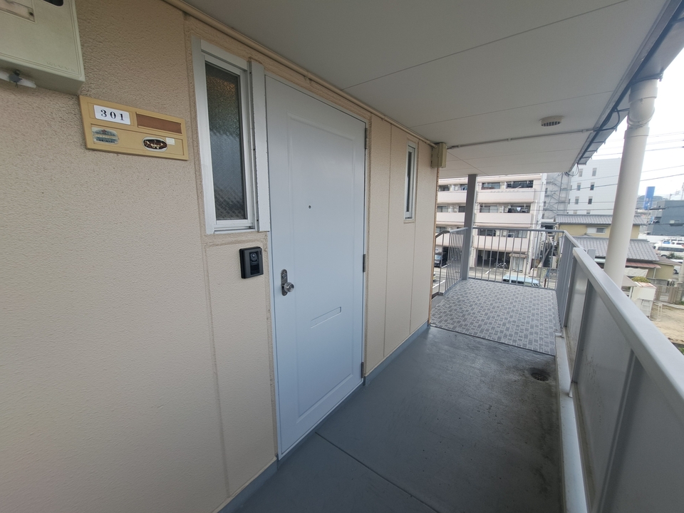 玄関ポーチ