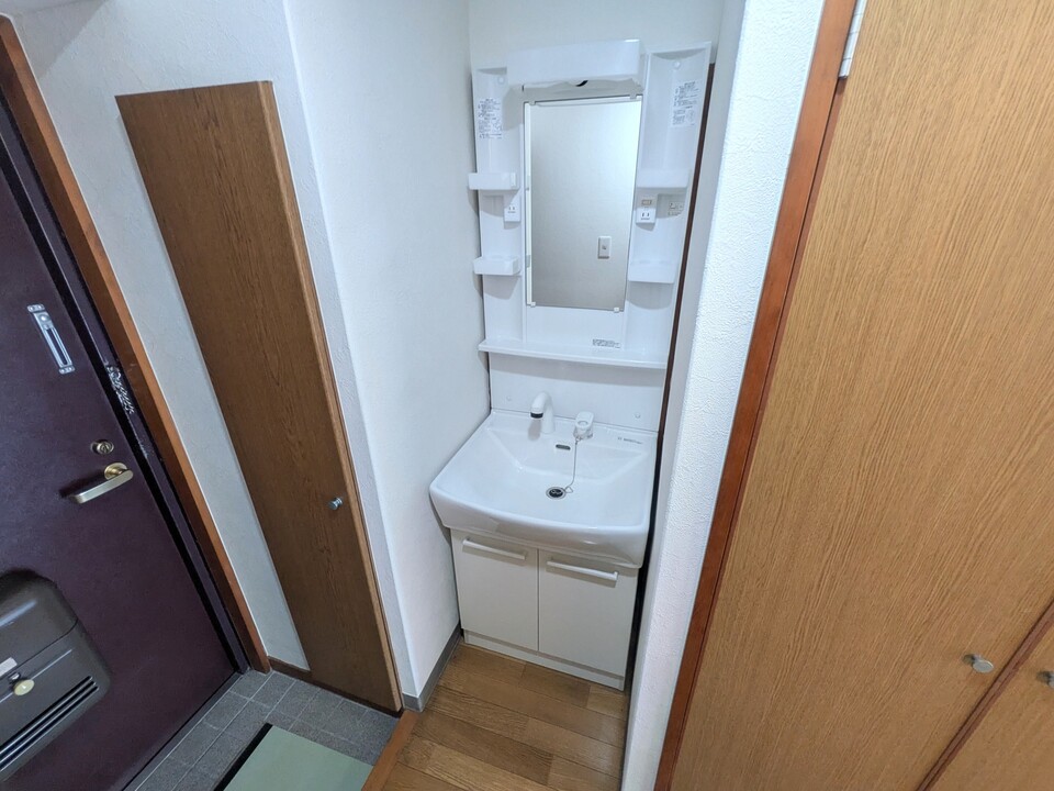 シャワー付洗面化粧台