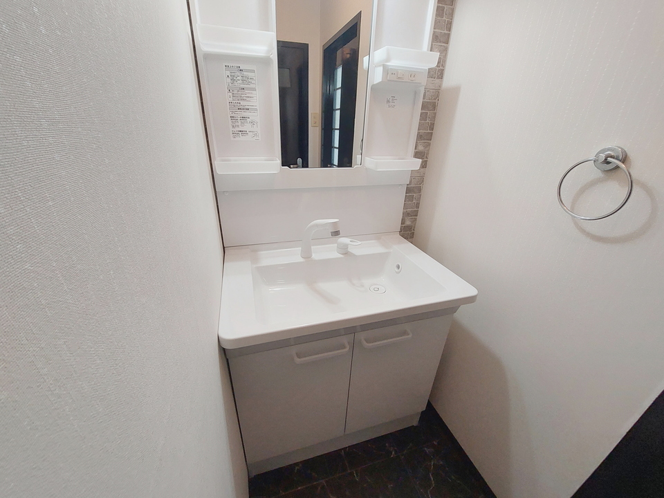 シャワー付洗面化粧台
