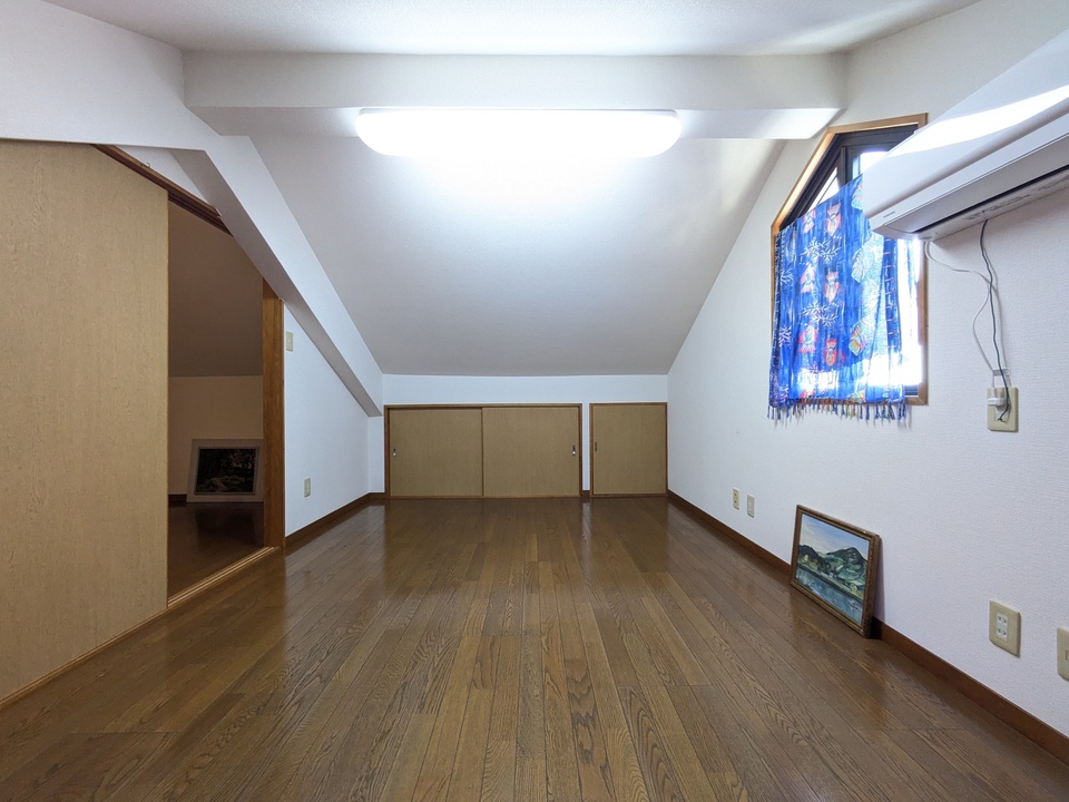 ロフト（西側）