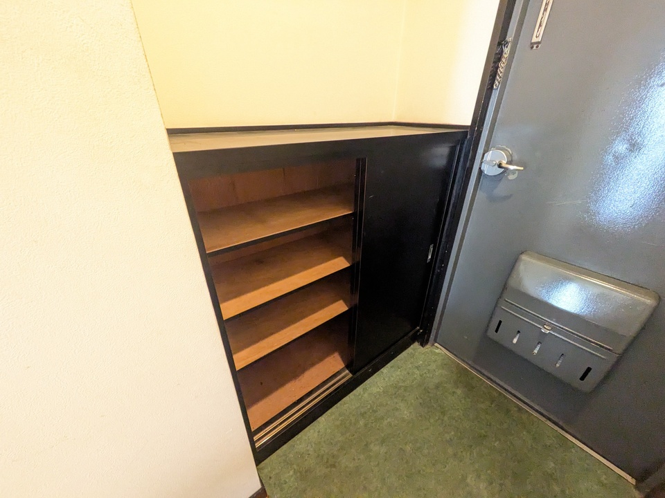 シューズボックス