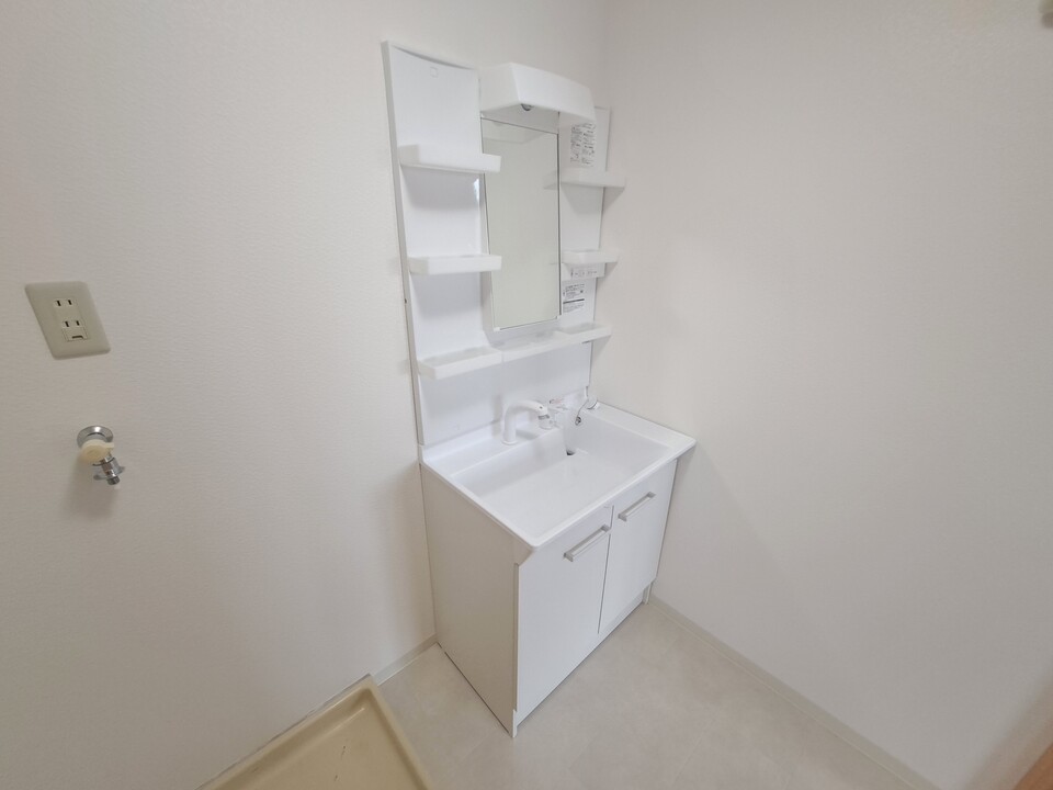 シャワー付洗面化粧台