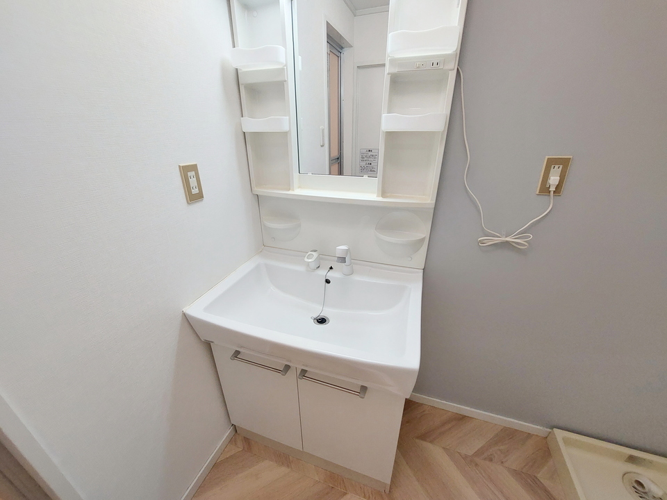 シャワー付洗面化粧台