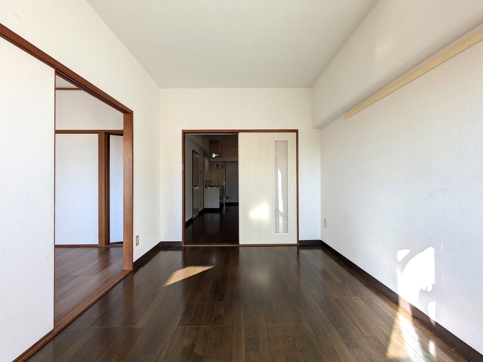 洋室6帖(南西側)