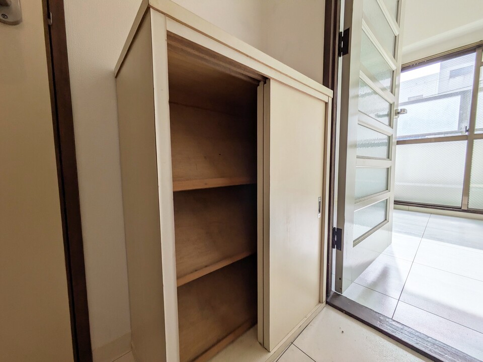 シューズボックス