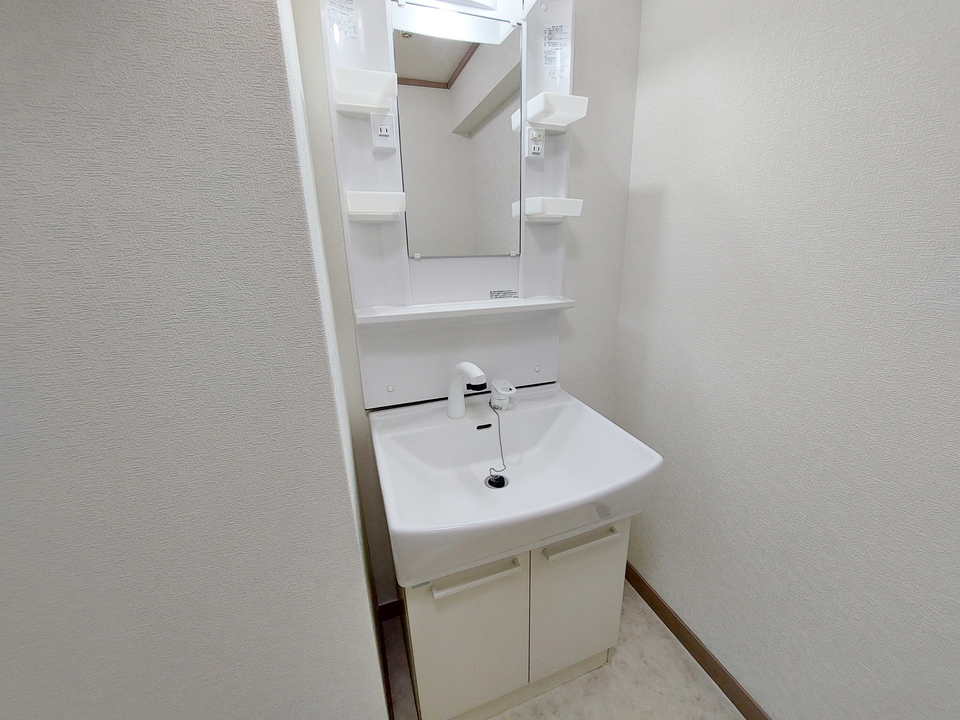シャワー付洗面化粧台