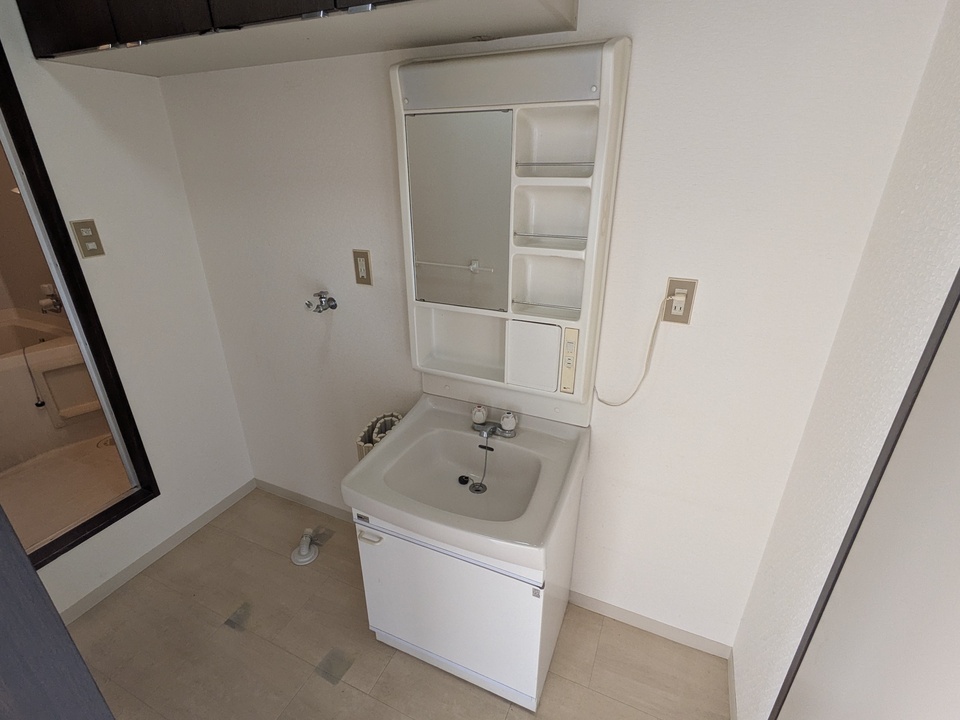 シャワー付洗面化粧台