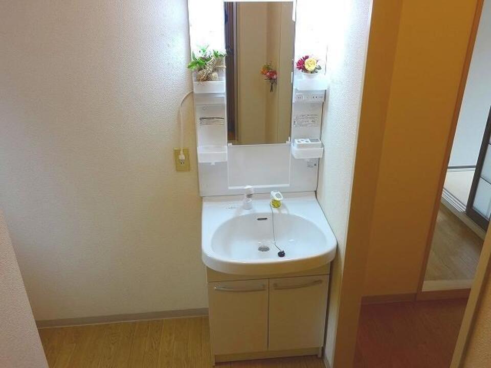 シャワー付洗面化粧台