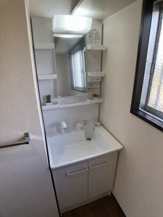 シャワー付洗面化粧台