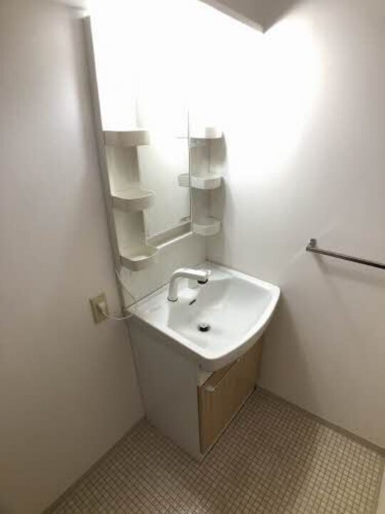 シャワー付洗面化粧台