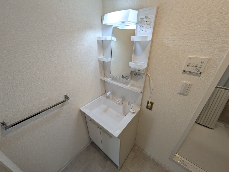 シャワー付洗面化粧台