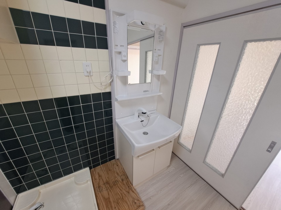 シャワー付洗面化粧台