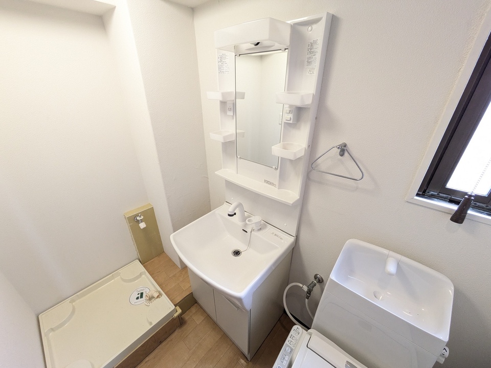 シャワー付洗面化粧台