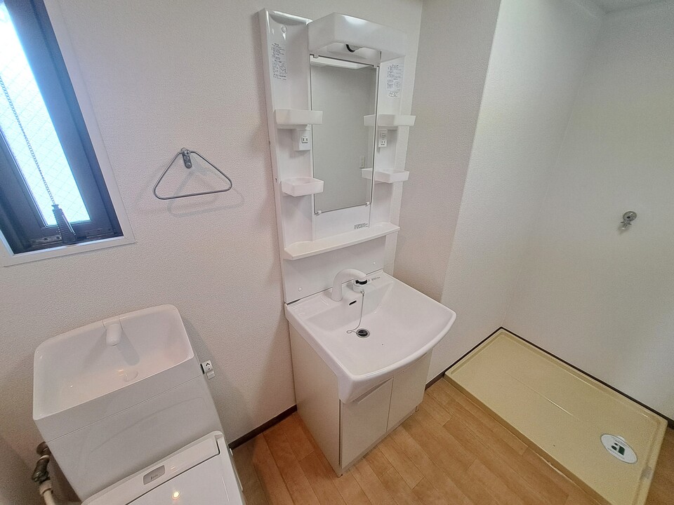 シャワー付洗面化粧台