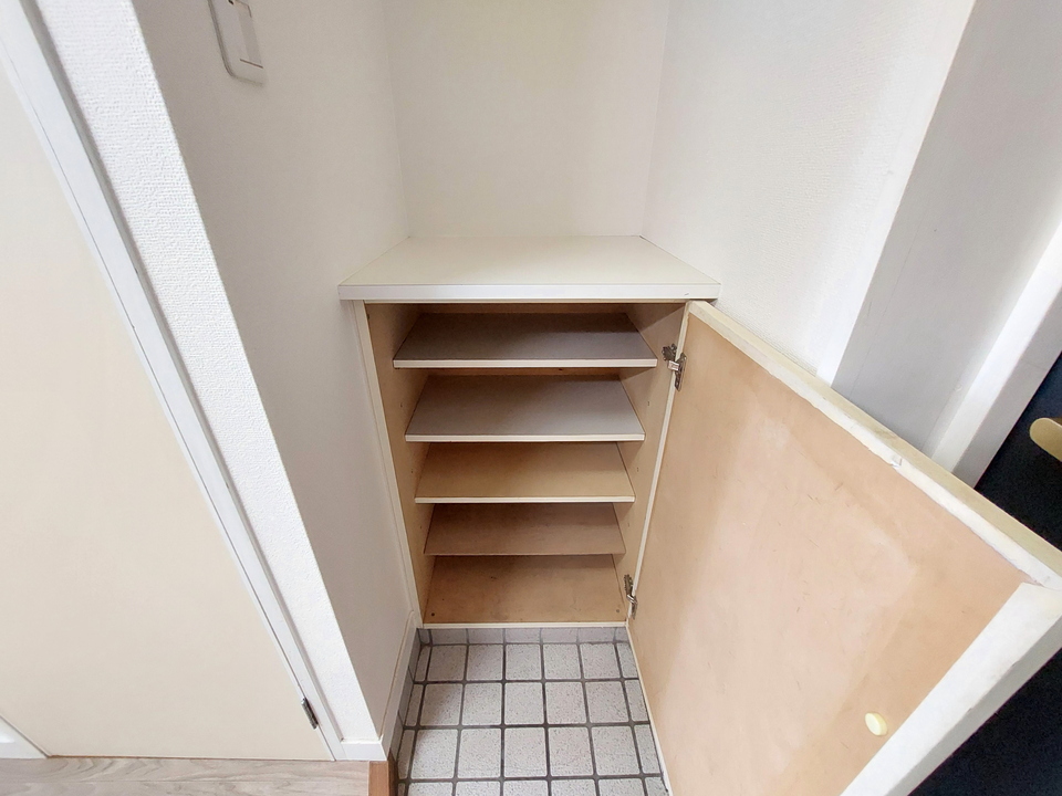 シューズボックス