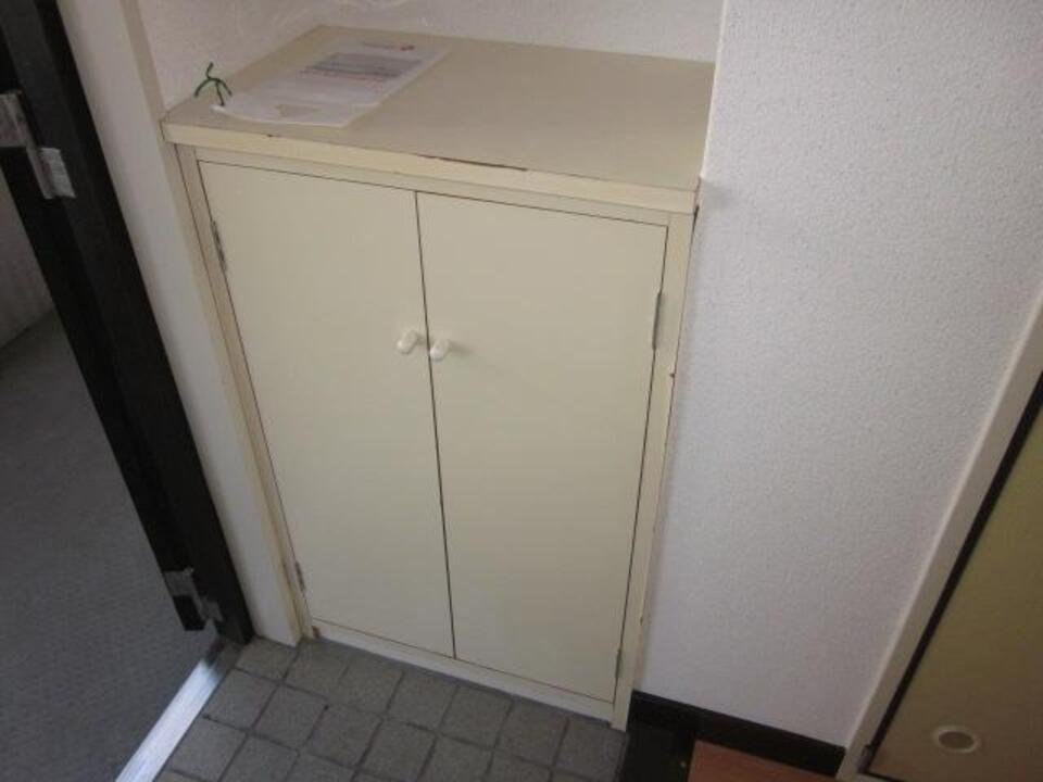 シューズボックス