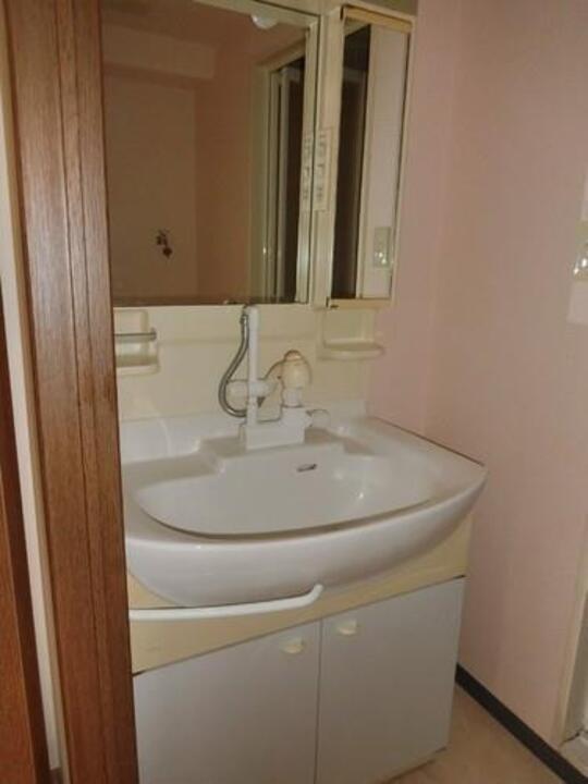 シャワー付洗面化粧台