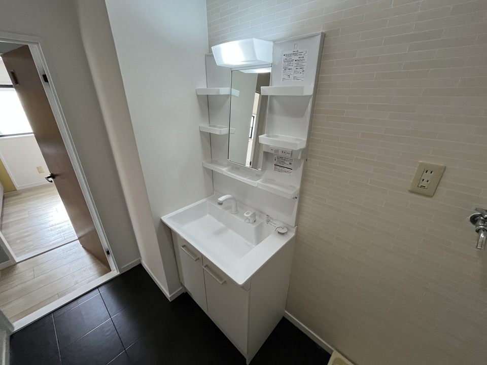 シャワー付洗面化粧台