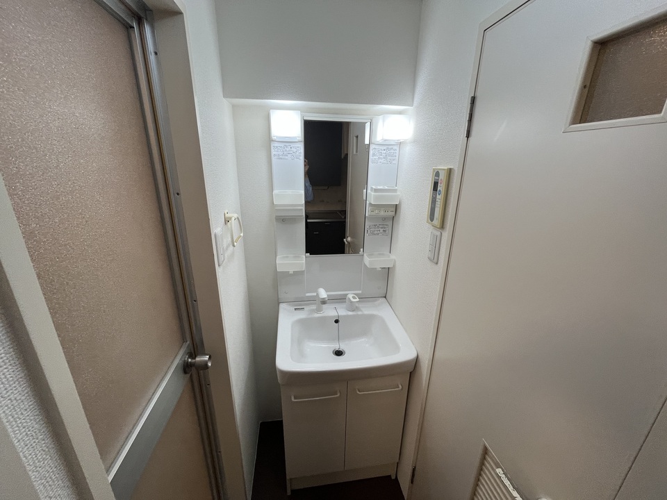 シャワー付洗面化粧台