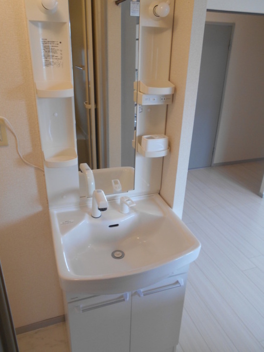 シャワー付洗面化粧台