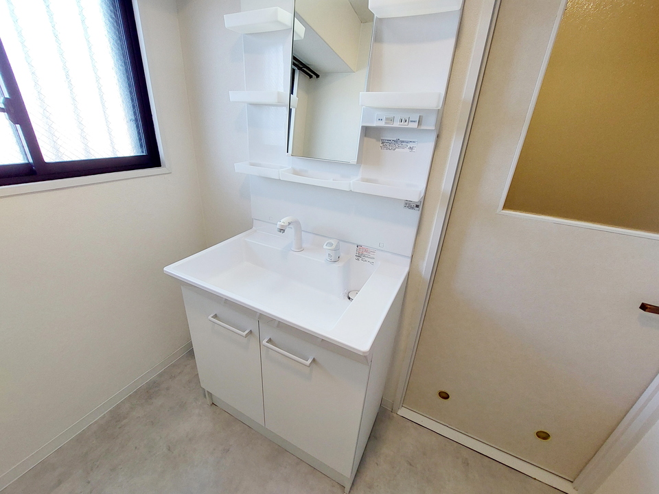 シャワー付洗面化粧台