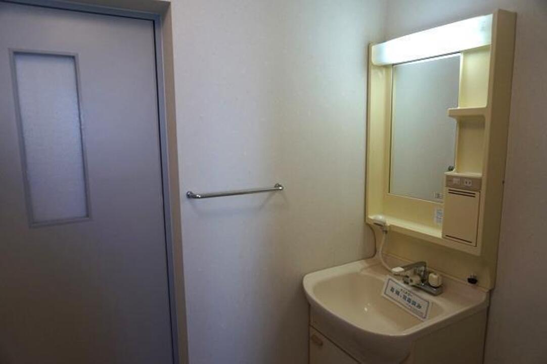 シャワー付洗面化粧台