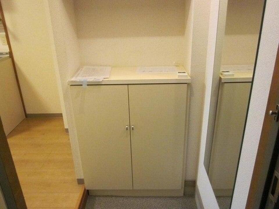 シューズボックス