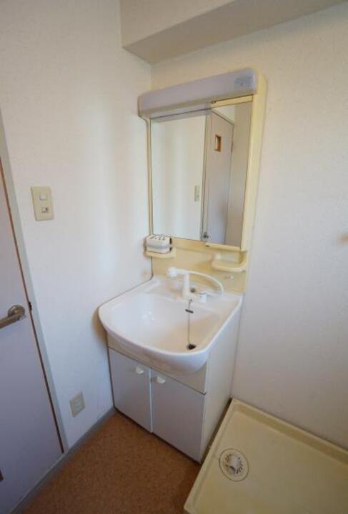 シャワー付洗面化粧台